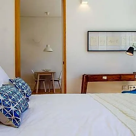 Hotel Liiiving In Blue Flower